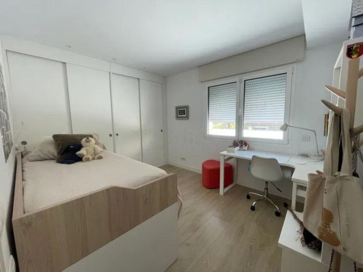 Apartamento Planta Media en Marbella, Marbella, 2/12