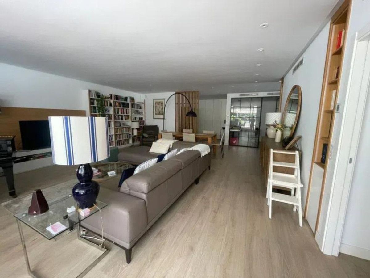 Apartamento Planta Media en Marbella, Marbella, 9/12
