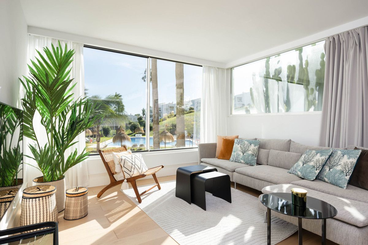Middle Floor Apartment in Nueva Andalucía, Nueva Andalucía, 1/12