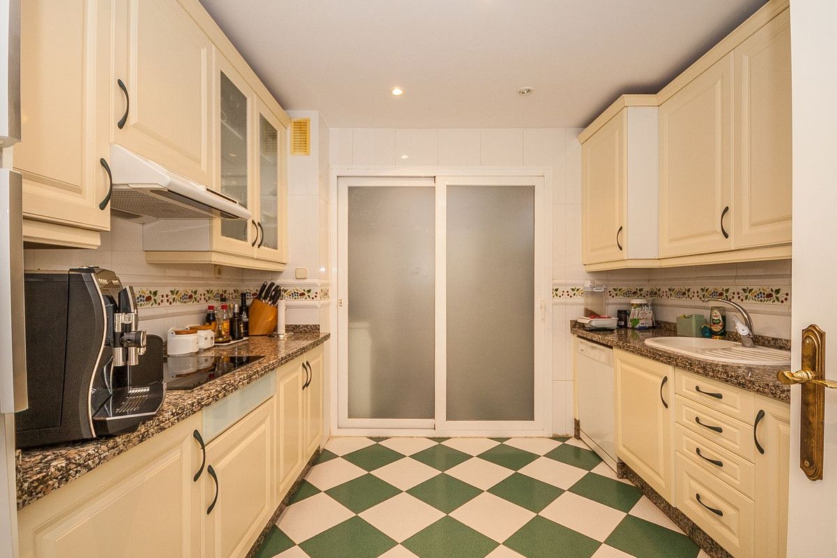 Apartamento de planta media en Elviria, Elviria, 3/11