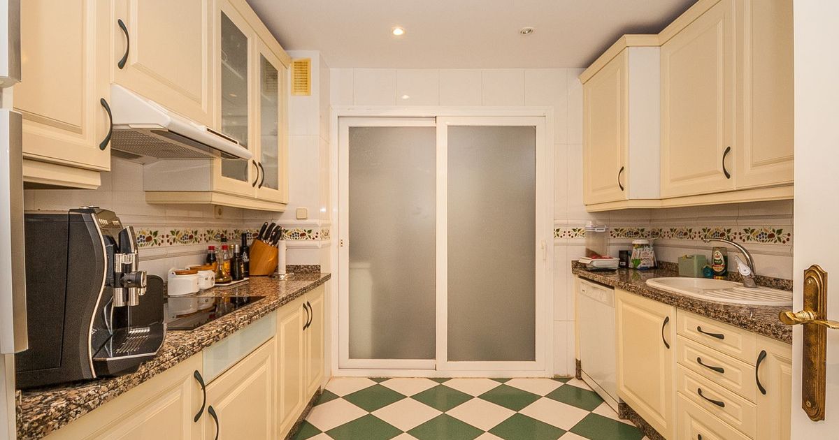 Apartamento de planta media en Elviria, Elviria, 3/11