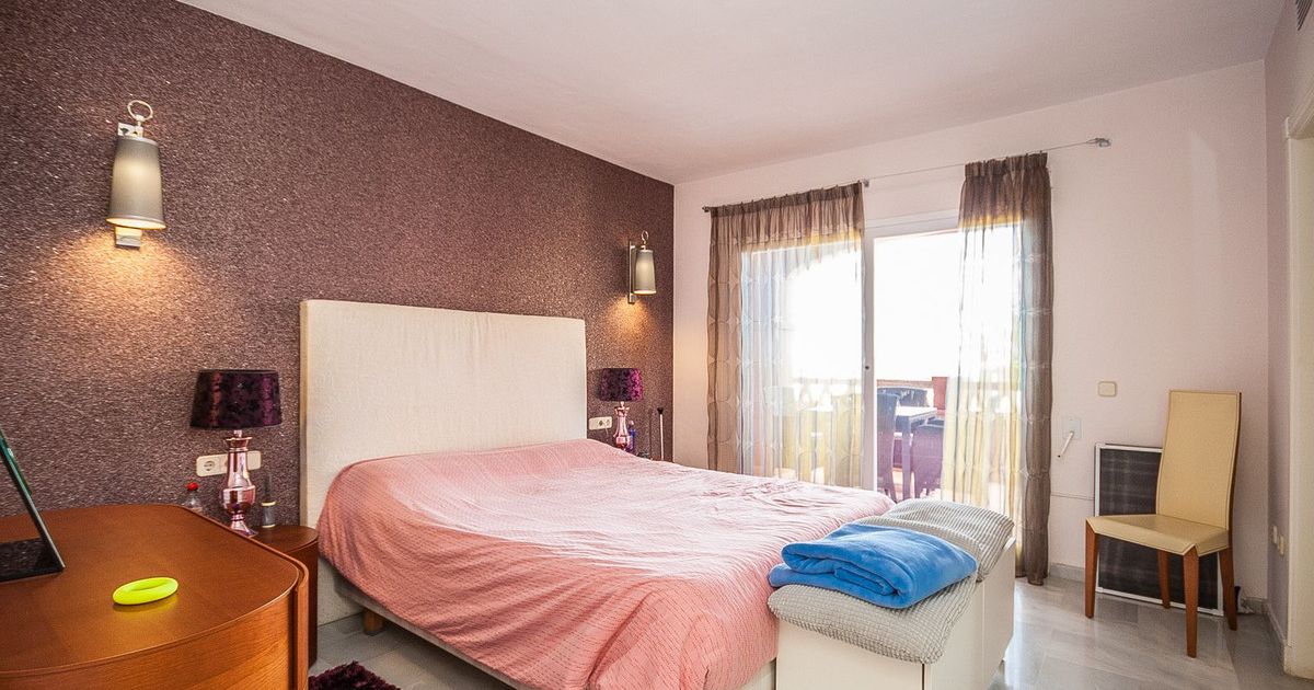 Apartamento de planta media en Elviria, Elviria, 4/11