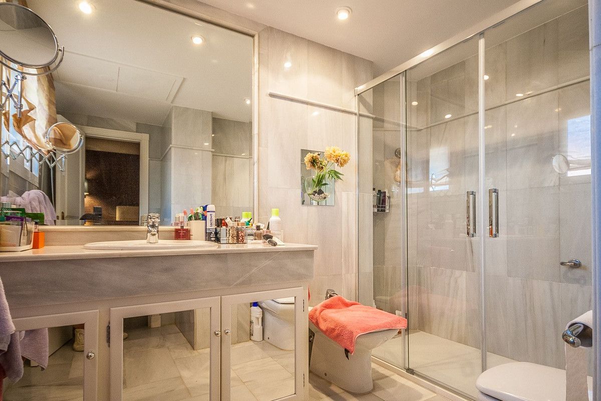 Apartamento de planta media en Elviria, Elviria, 5/11