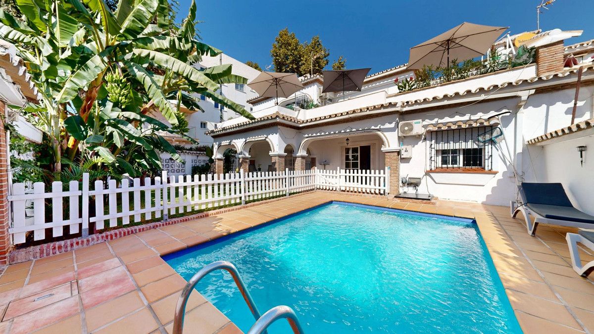 Semi-Detached House in The Golden Mile, The Golden Mile, 1/11