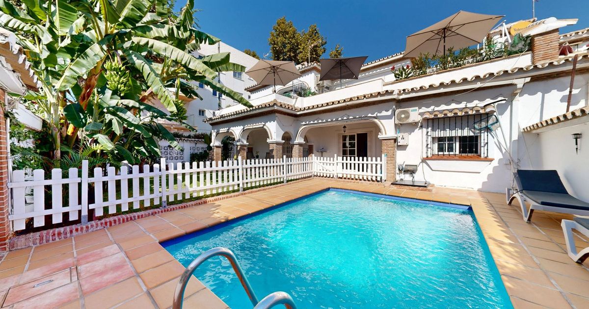 Semi-Detached House in The Golden Mile, The Golden Mile, 1/11