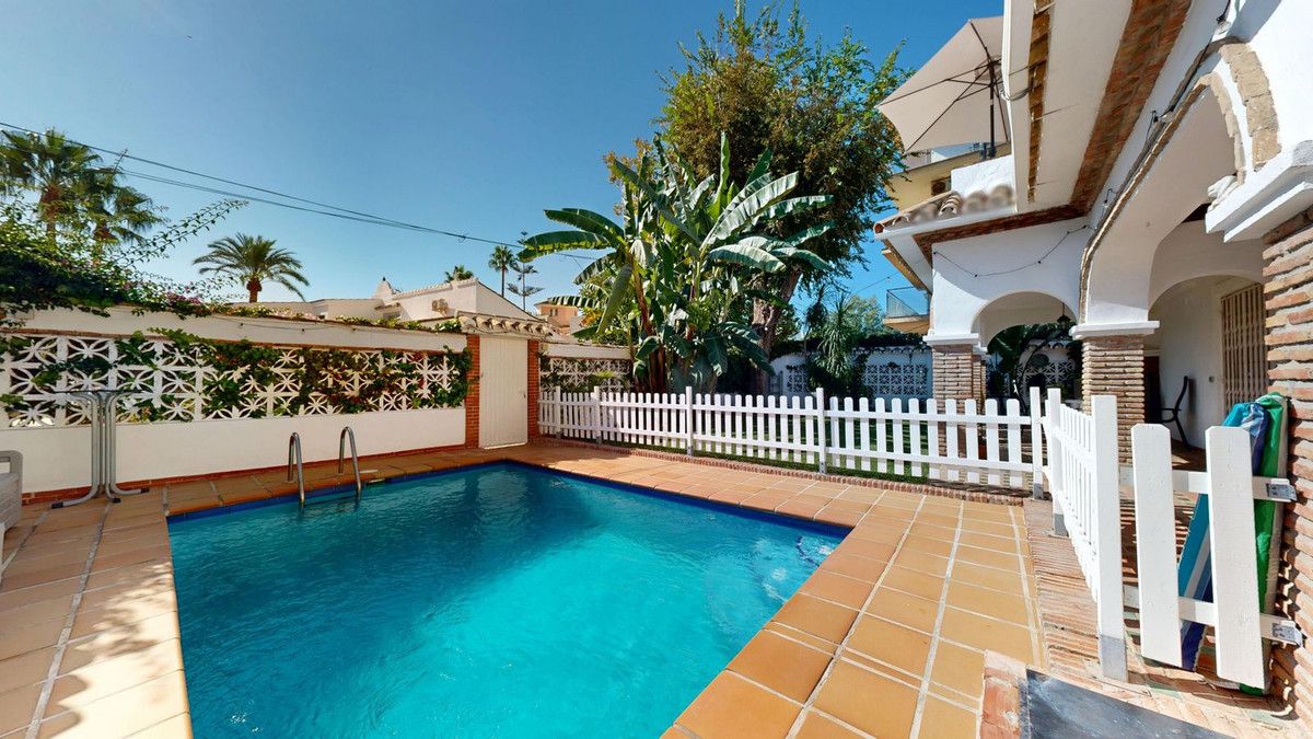 Semi-Detached House in The Golden Mile, The Golden Mile, 4/11