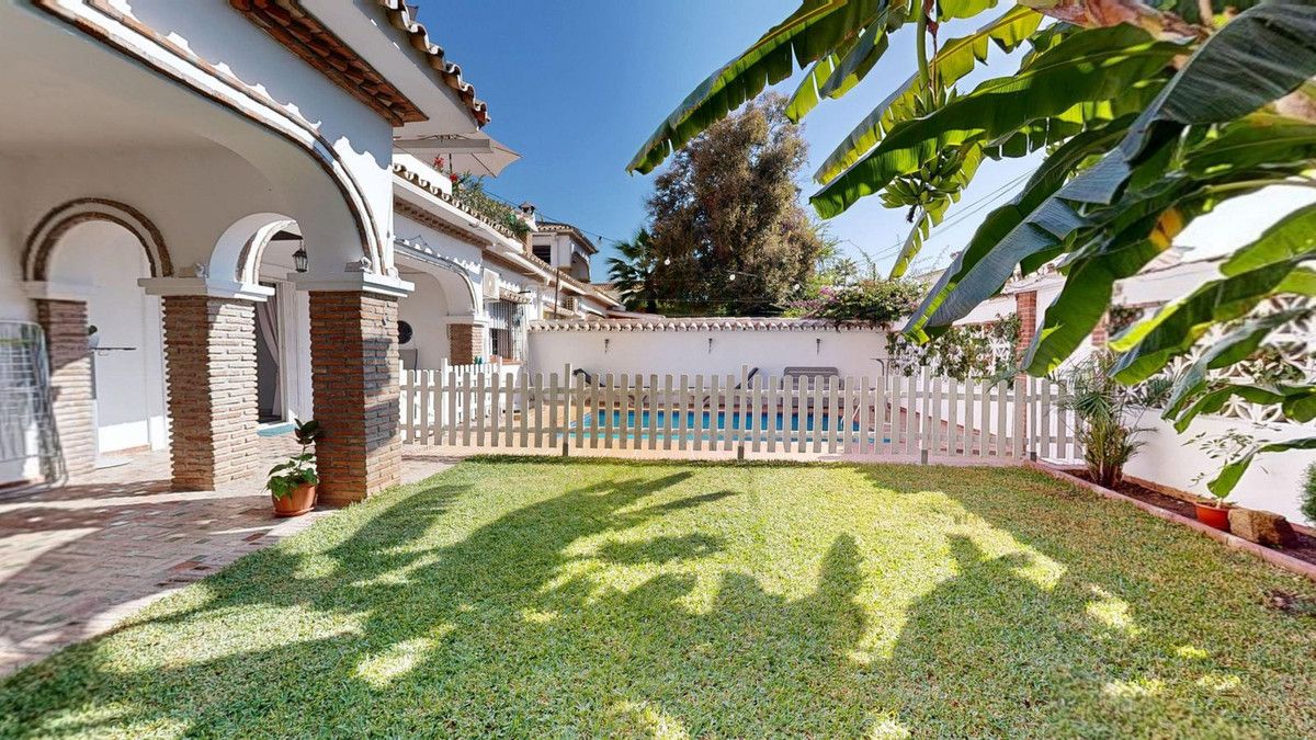 Semi-Detached House in The Golden Mile, The Golden Mile, 5/11