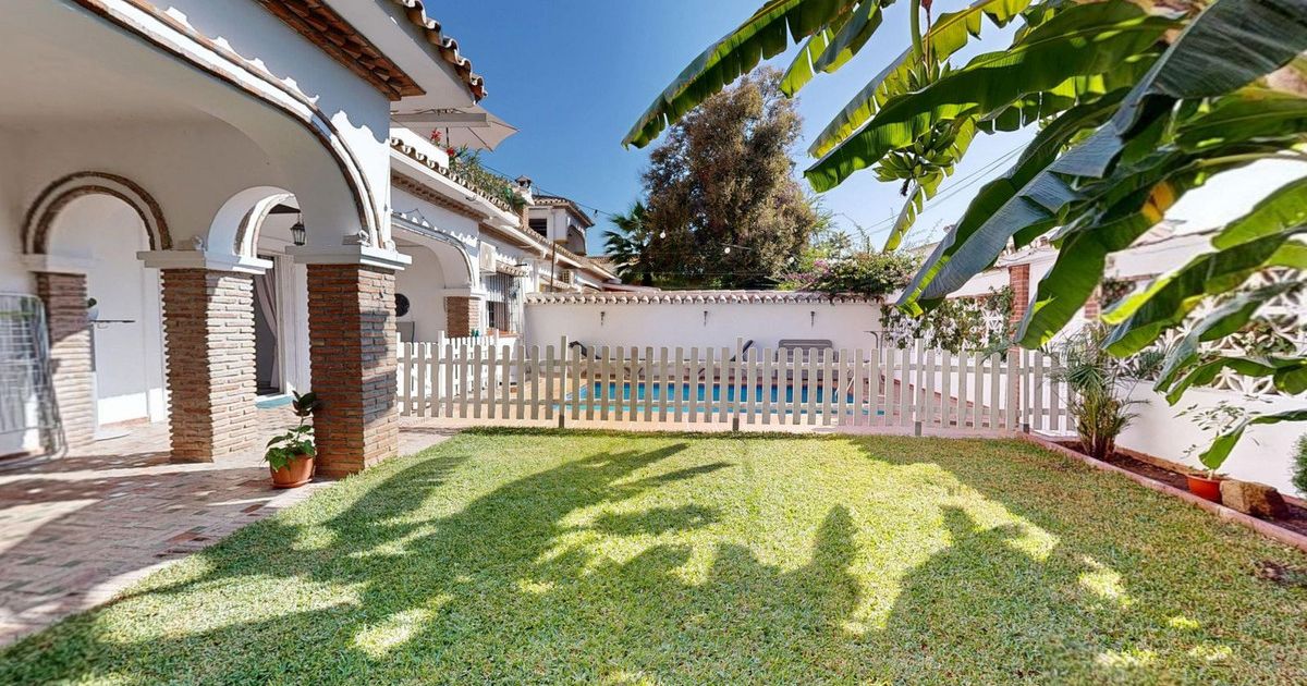 Semi-Detached House in The Golden Mile, The Golden Mile, 5/11